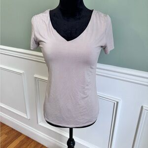 Women's V-Neck Short Sleeve Tee - Light Mauve